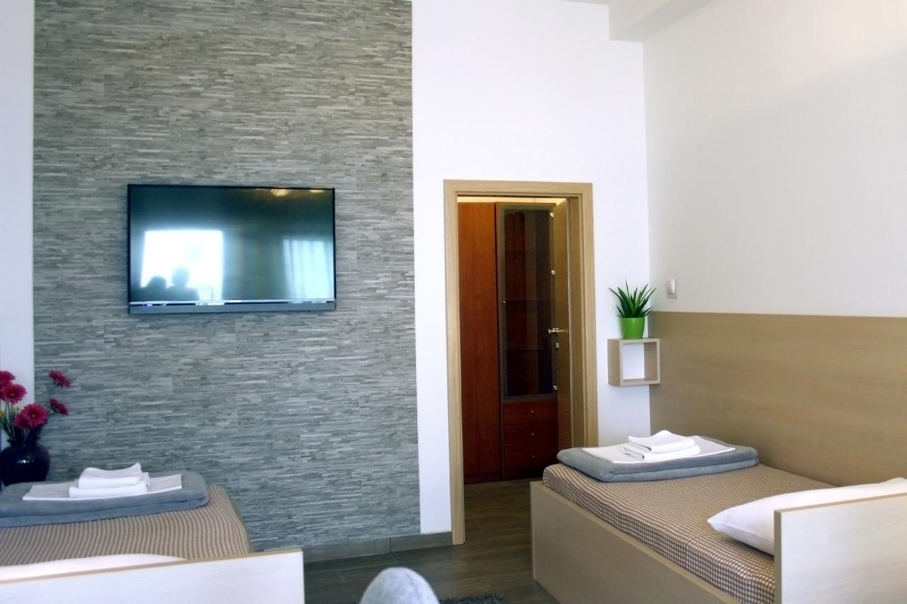 Rooms Fitea Osijek Exterior foto